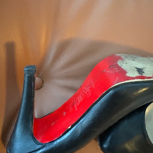 Christian Louboutin Classic Black 👠 Kate Pump sz 41 - Picture 3 of 11
